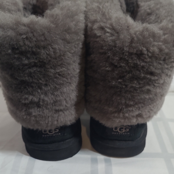 UGG Black and Gray Womens Boots - Picture 5 of 11